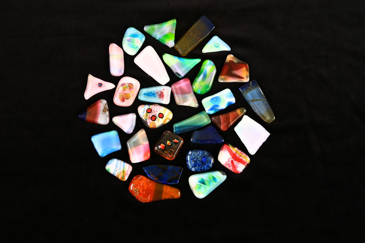 assorted color heart shaped stone